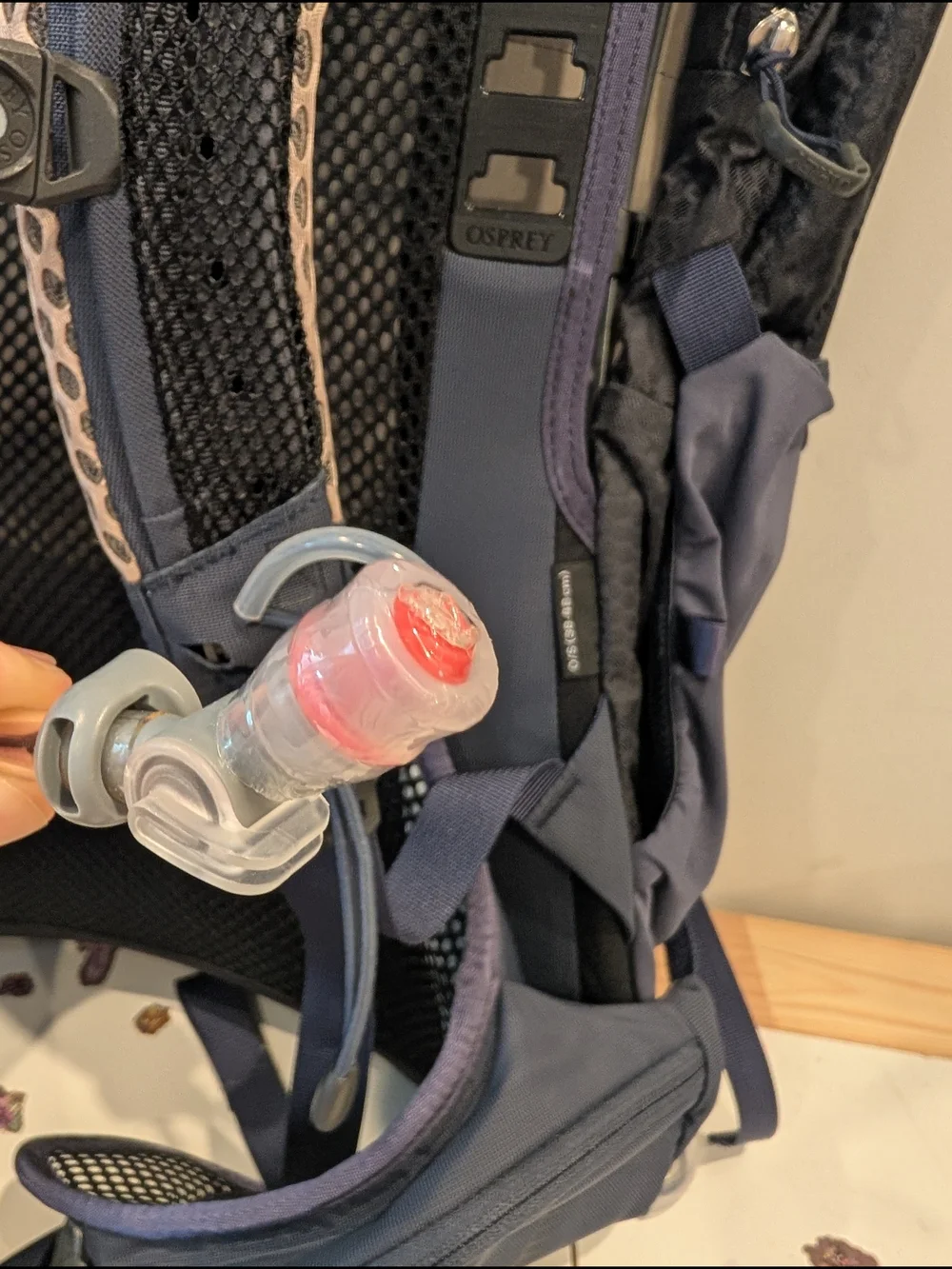 Osprey New Mira 22 2.5L Hydration Travel Blue GreyBackpack Hiking Gorpcore *Flaw